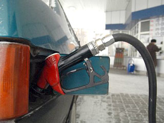 В Подмосковье цены на бензин снижаются быстрее, чем в Москве