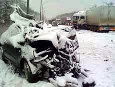 На Минском шоссе столкнулись три легковушки и грузовик