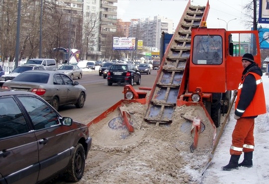 Уборка снега на Можайском шоссе