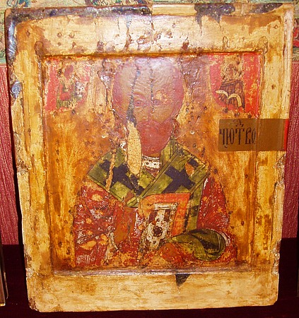 Расчищенная икона Николая Чудотворца XVII века