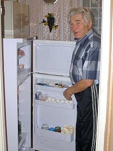 ветеран войны Иван Адамович Сучков в результате акции Одинцово-ИНФО стал обладателем холодильника 