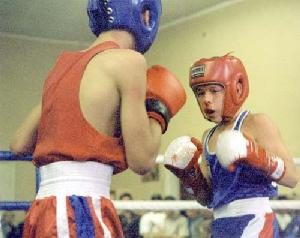 · Бокс - жесткий вид спорта, но отнюдь не жестокий. Он учит мальчишек держать удар, несмотря даже на разбитый нос