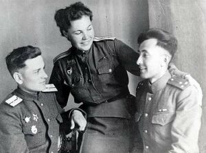 1945 год.  Встреча с однополчанами после тяжелого ранения