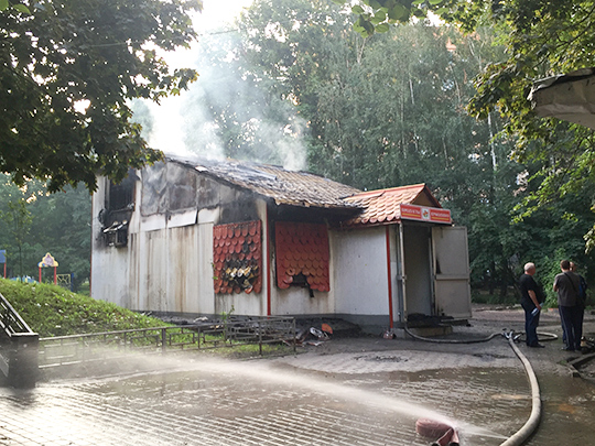 В Одинцово сгорел продуктовый магазин