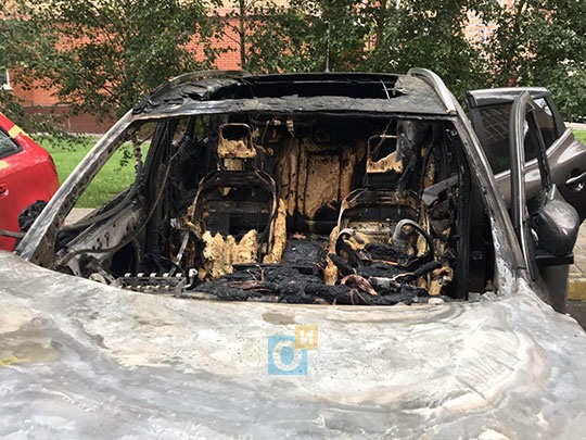 Автомобиль сгорел в "Гусарской балладе"
