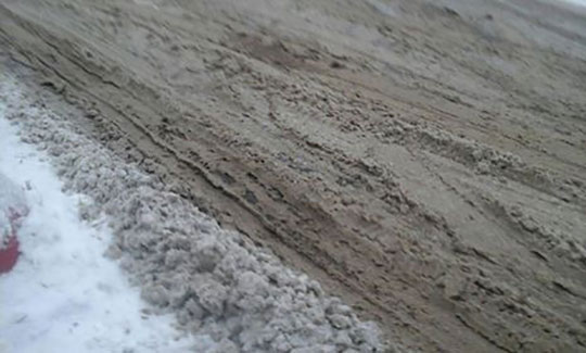 В Одинцово не убирают дороги от снега