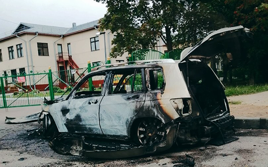 Автомобиль сгорел возле детского сада в Кубинке-8 