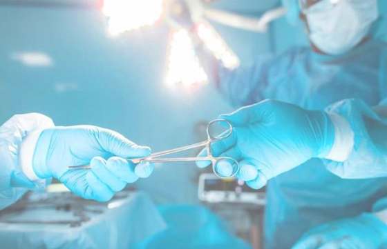 Одинцовские врачи удалили пациентке 10-килограммовую опухоль матки