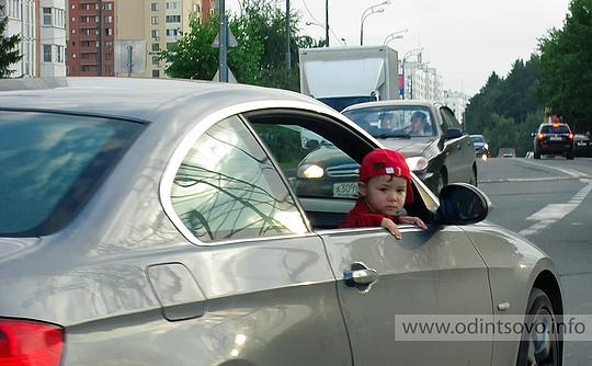 Рейд ГИБДД «Детское автокресло» — 15 апр 2014, Ребенок в BMW, Одинцово, ул. Говорова