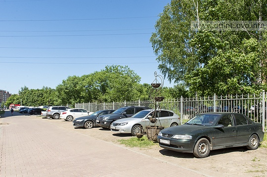 У «Медицинского кластера» в Одинцово «борятся» с проблемой парковки, «Парковочный хаос» на ул. Маршала Бирюзова