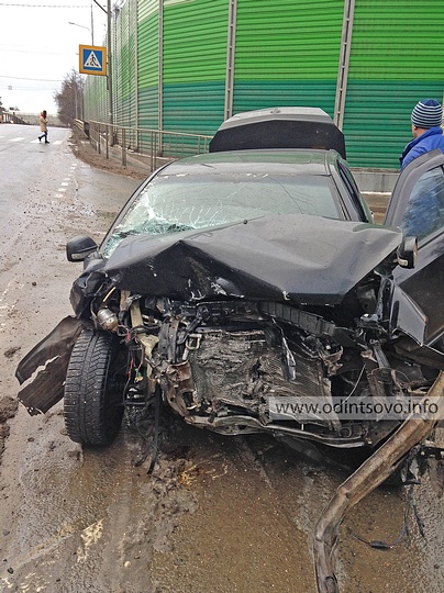 ДТП - происшествия на дороге, Две легковушки столкнулись на Можайском шоссе
