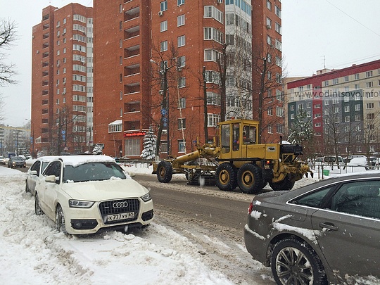 Мощный снегопад парализовал Одинцово