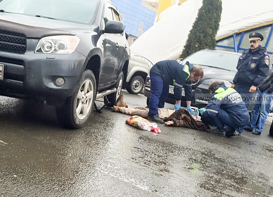 ДТП на стоянки возле районной администрации Одинцово: сбили пешехода