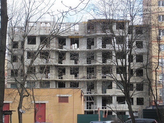 Субботник 23 апреля, соседний дом Рантект выстроил до восьмого этажа
