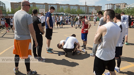 В День Победы в центре Одинцово было на что посмотреть, Соревнования по баскетболу