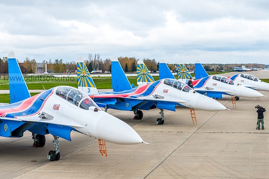 «Русские Витязи» получили новые СУ-30СМ
