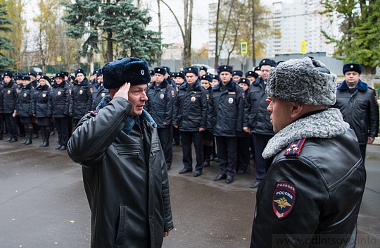 Одинцовские полицейские провели строевой смотр