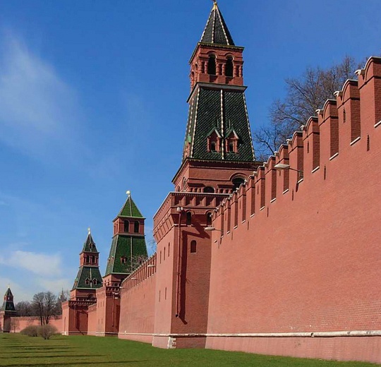 Стены московского кремля