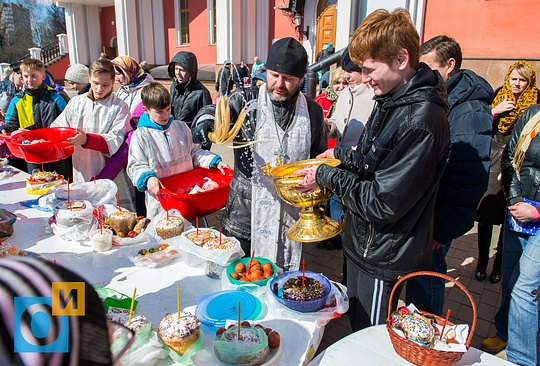 Освящение пасхальных яиц и куличей