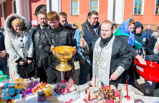 Освящение пасхальных яиц и куличей