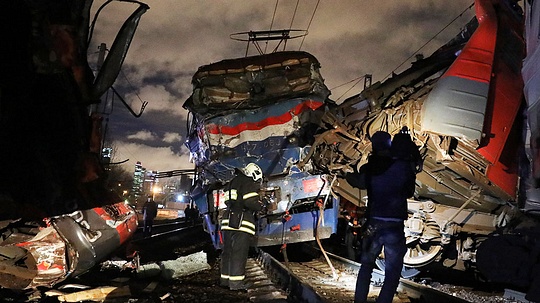 Железнодорожная катастрофа на перегоне Кунцево — Фили, Пассажирский поезд столкнулся с электричкой между станциями «Кунцево» и «Фили»