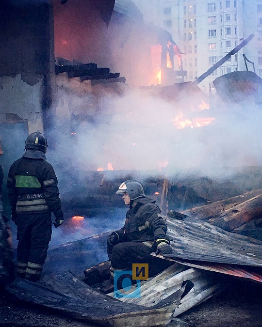 Пепелище на месте пожара в Трехгорке, В Трёхгорке сгорел дом в частном секторе