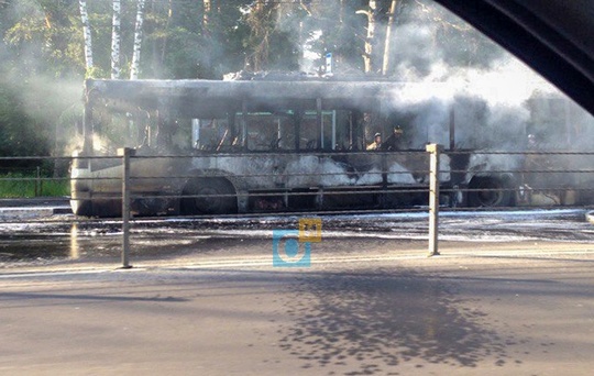 Автобус сгорел в Дубках