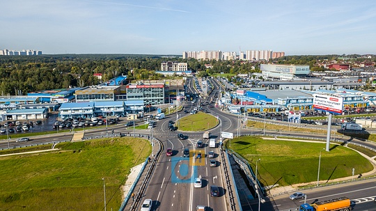 Сделали круговое движение на развязке ул. Горбунова — МКАД, «Вегас» Кунцево встретил первых покупателей