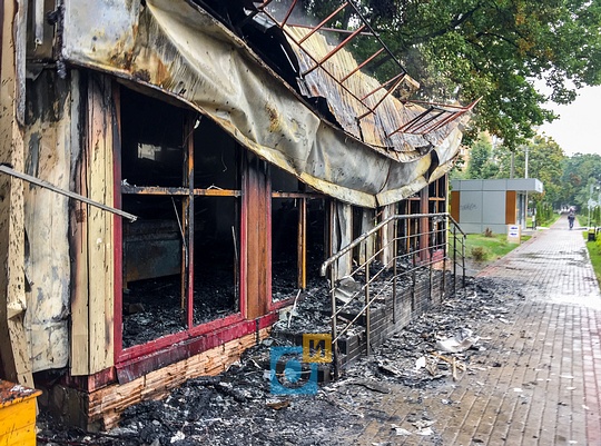В Голицыно на Советской улице сгорело здание бывшего магазина, В Голицыно на Советской улице сгорело здание бывшего магазина