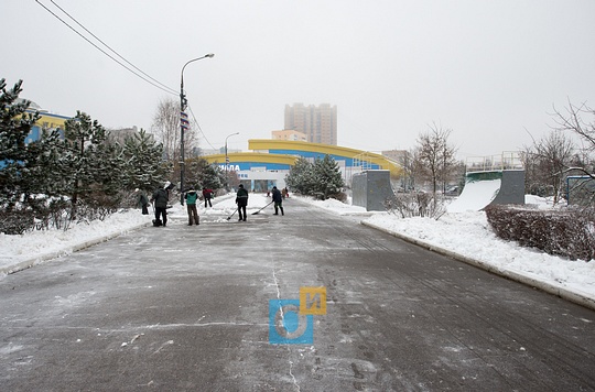 Все силы коммунальщиков брошены на парадную часть города, Уборка снега в Одинцово декабрь 2017