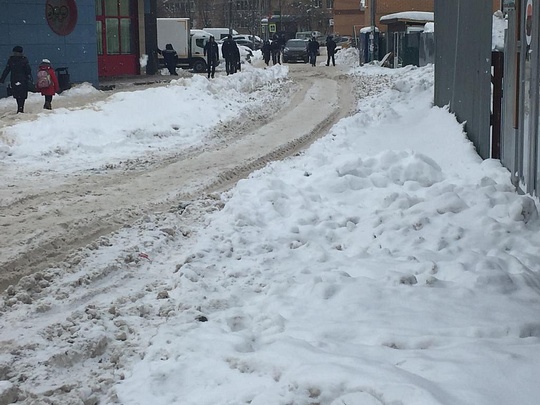 Проход к станции и Старому мосту, 8 микрорайон Одинцово, 10 дней после снегопада: Одинцово завалено снегом