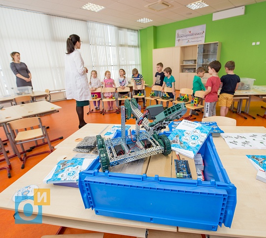Механический конструктор, можно собрать робота, Открытый урок робототехники для дошколят в Одинцовской СОШ №3