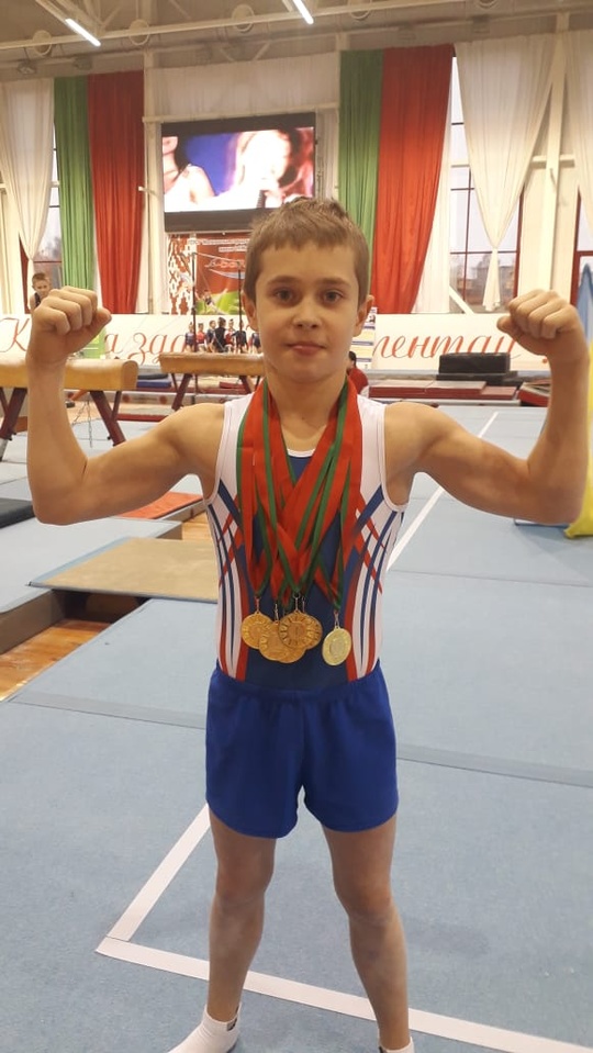 Гимнаст из Звенигорода Артём Авласович выиграл 7 золотых медалей на международном турнире, Декабрь