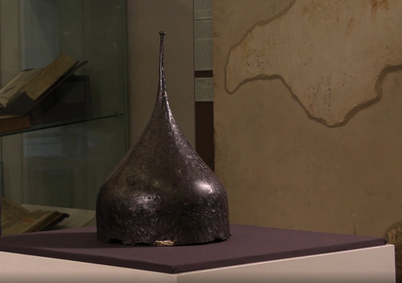Специалисты отреставрировали воинский шлем XVI века, найденный при строительстве ЦКАД в Звенигороде
