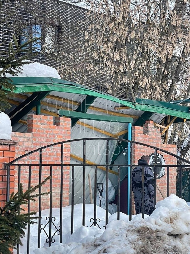 Крыша веранды обрушилась в детском саду № 25 в Успенском, Февраль