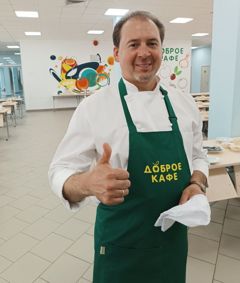 Шеф-повар Руслан Муталиев, Школьное питание. Из столовой в кафе.