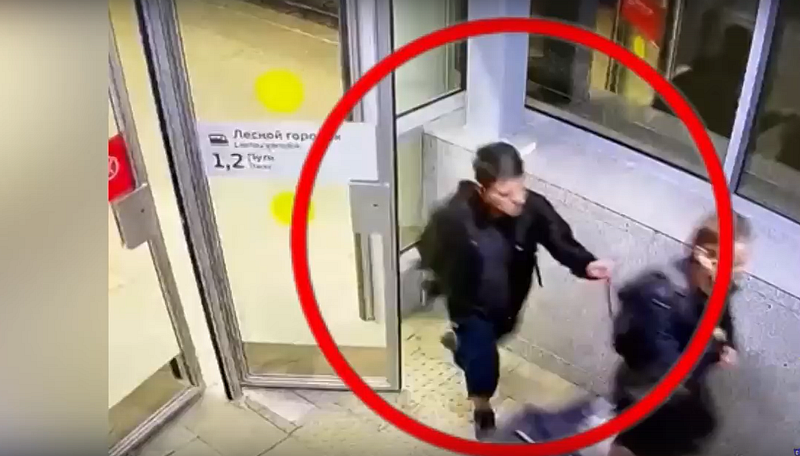 На станции «Лесной Городок» мужчина на ходу украл телефон из рюкзака пассажира, Июнь
