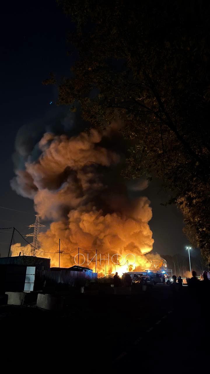 На улице Зелёной в Одинцово сгорели склады, На улице Зелёной в Одинцово сгорели склады