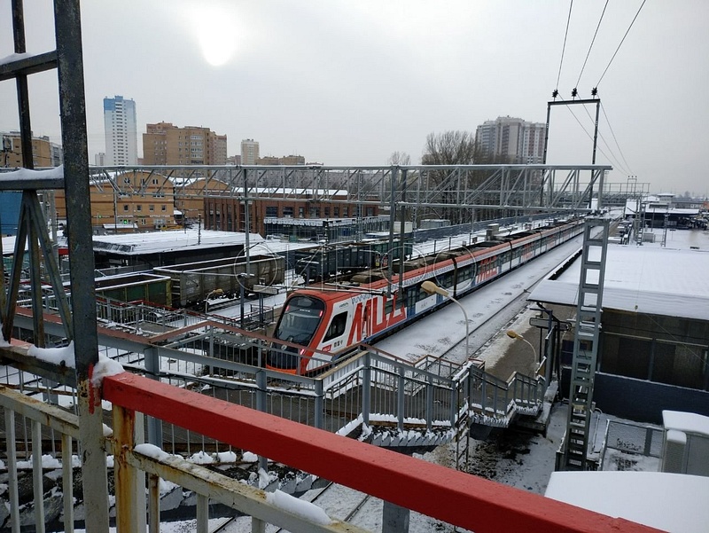 Поезд МЦД-1 на железнодорожной станции «Одинцово», Ноябрь