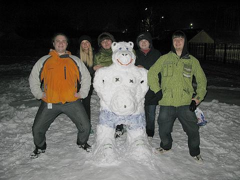 Мишка со спущенными штанами, Конкурс снеговиков от «Одинцово-ИНФО» и «Позитроники», Nitro