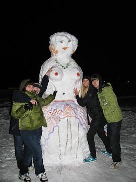 Снежная баба, 3 часа катали, очень тяжело. высока наверное 2,5 метра., Конкурс снеговиков от «Одинцово-ИНФО» и «Позитроники», Nitro